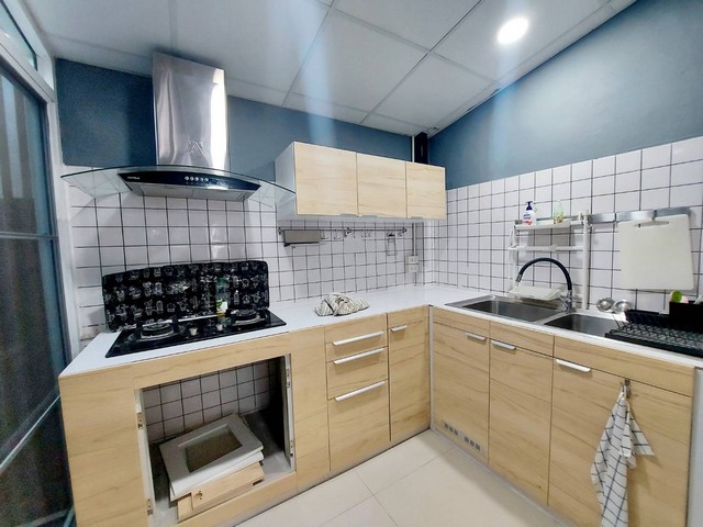 ขายทาวน์เฮ้าส์หมู่บ้านรัชธานี 5 ซอยดวงมณี 2 ชั้น 2 ห้องนอน 2 ห้องน้ำ รีโรเวทใหม่ มีแอร์ พร้อมเข้าอยู่