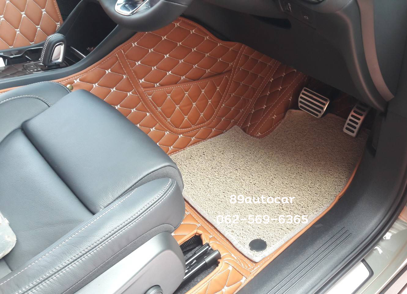พรมปูพื้นรถยนต์ Volvo XC40 Pure Electric ปูพรม7D สีน้ำตาลเข้ม + พรมดักฝุ่นสีครีม เข้ารูป เต็มคัน