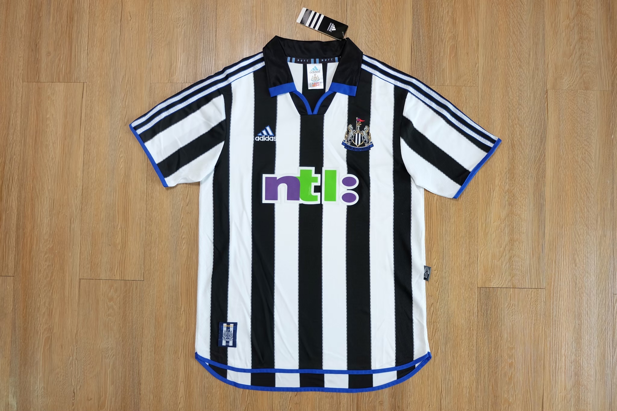 Newcastle 2000/01 Home Retro Jersey เสื้อบอลย้อนยุคนิวคาสเซิล NTL