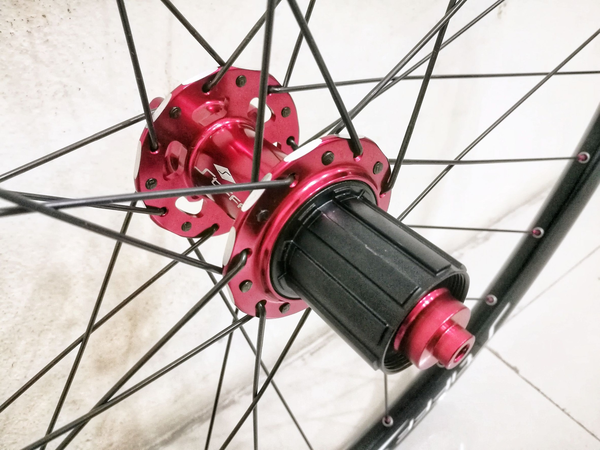 ชุดล้อเสือภูเขา Stifff XC-27.5 Red hub ท๊อปอลูฯ ขนาด27.5 โม่ Shimano 8-11 สปีด รองรับ Tubeless Ready
