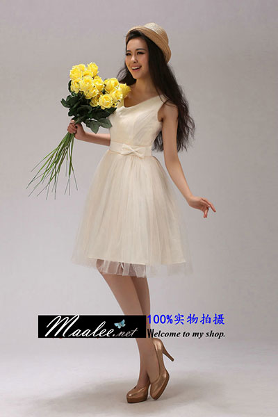 พร้อมส่ง ชุดราตรีสั้น แขนกุด สีครีม คอวี จับจีบผ้าโปร่งสวย แต่งโบว์ที่เอว