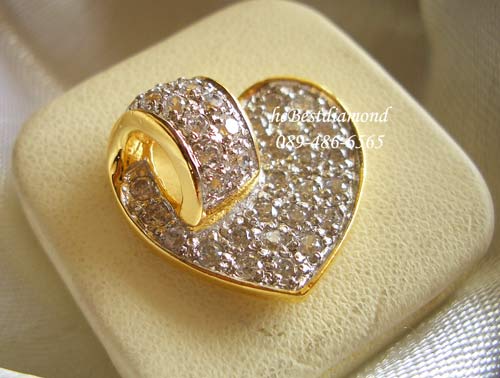 BP419+++จี้เพชร cz หัวใจโค้ง+++จี้น่ารักๆๆ แบบเก๋ น่ารักมากๆๆ ฝังจิกไข่ปลา เพชรแพรวพราวเลยค่ะ รูปแบบก็น่ารัก ห้อยแล้วจะเอียงๆนิดๆดู Modern