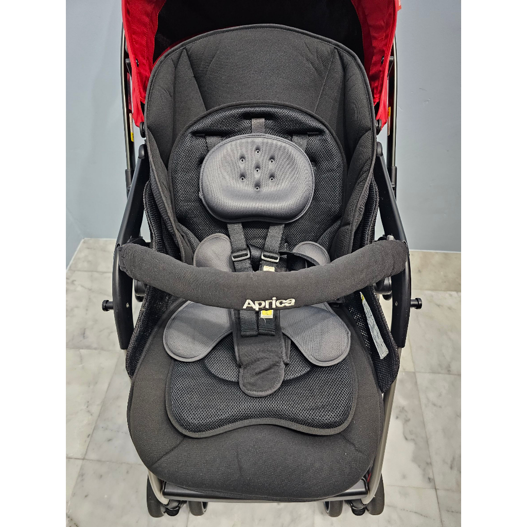 APRICA OPTIA สีแดง สภาพสวย