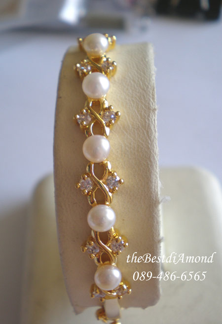 BB022+++กำไลBeautiful Pearl+++กำไลไข่มุก สุดหรู ดูดีมีสไตน์ ประดับด้วยมุกแท้ และเพชรCZ ดูผู้ดี ไฮโซมาก เหมือนจริงสุดๆ เหมือนออกจากร้านจิวเวลลี่เลยค่ะ