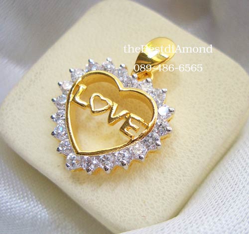 ==+BP424+++จี้ My Heart My Love++จี้สุดหรู น่ารักมากๆๆ ใช้เพชรรอบเลยค่ะ ตรงกลางทำเก๋ด้วยคำว่า Love อยู่ในกรอบหัวใจ น่ารักสุดๆๆ ใส่แล้วระยิบระยับ