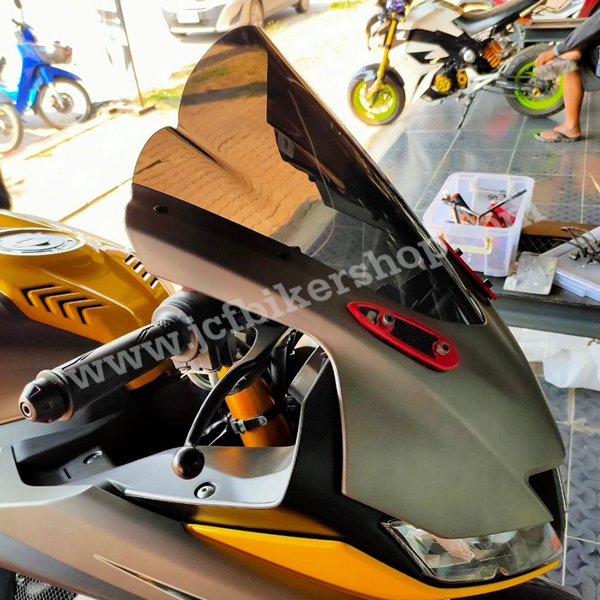 ชิวหน้า YAMAHA R15 V3 ปี2017-2020 วัสดุโพลีคาร์บอเนต เนื้องานเงาเป็นพิเศษ