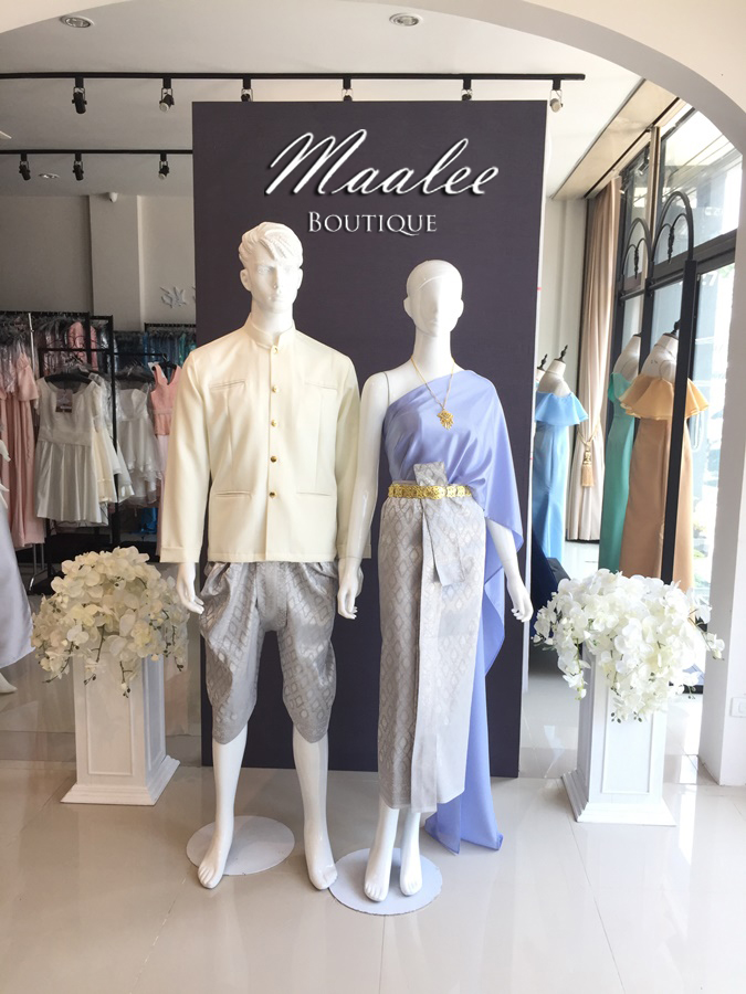 เช่า ชุดไทย ชุดเพื่อนเจ้าสาว ชุดไทยผ้าถุงสีเทาเงิน สไบเรียบ สีฟ้าคราม