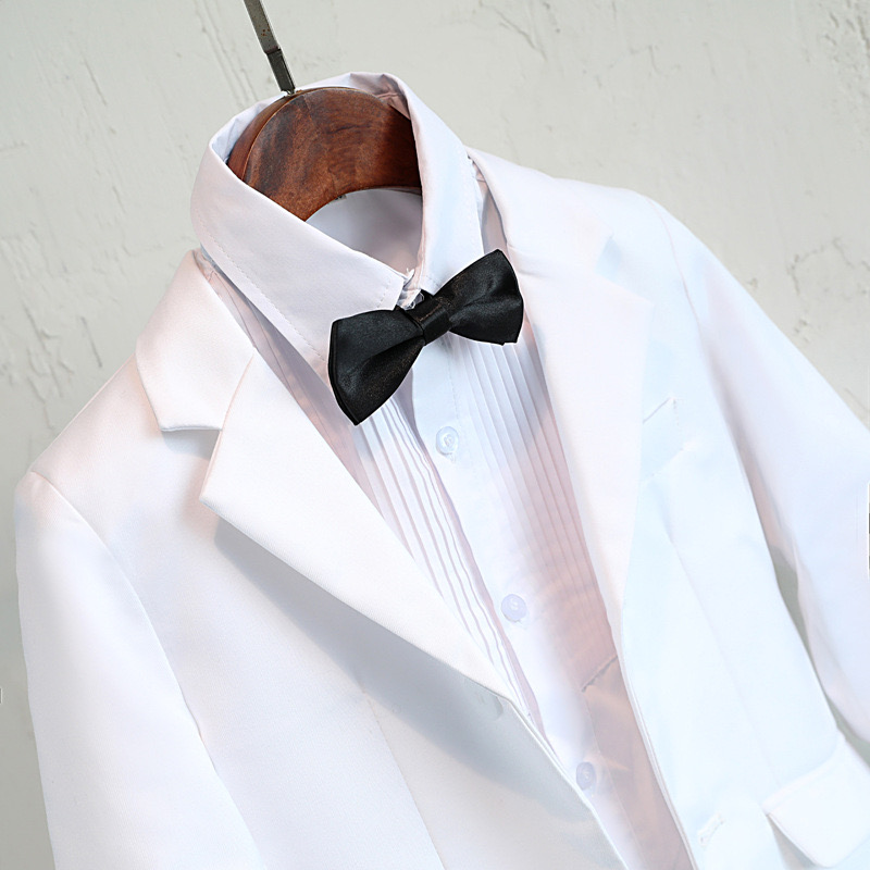 พร้อมเช่า ชุดสูทเด็กชาย สีขาว 2 กระดุม (ไซส์ 110,120,130,140,150,160,170)