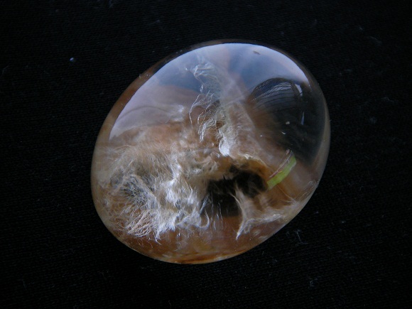 QU0006 QUARTZ โป่งข่ามแก้วใส แก้วเข้าแร่ แพรใหมเงิน แพรใหมทอง ห่อหุ้มทรัพย์ แก้วใสสวยสะอาด size 19.93x15.62x8.14 mm. QUARTZ จากพม่า