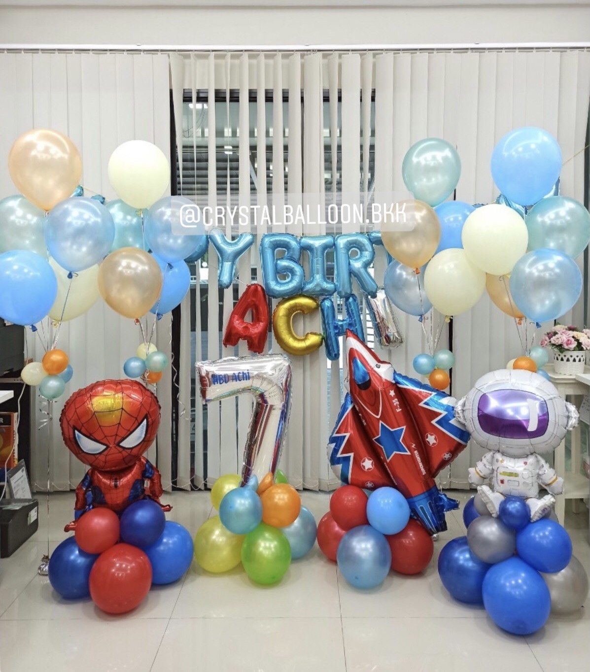ลูกโป่ง วันเกิดเด็ก Theme อวกาศ ตั้งฐาน 3 ชิ้น,ฟอยล์ตัวเลข 40" ตั้งฐาน 1 ชิ้น พร้อม ช่อลูกโป่ง ช่อ 5 ลูก 4 ช่อ,ฟอยล์ตัวอักษร 16" 4 ตัวอักษร,ฟอยล์ตัวอักษร Happy Birthday 16" 1 ชิ้น พร้อมตกเเต่ง สามารถเปลี่ยนสีลูกโป่งได้