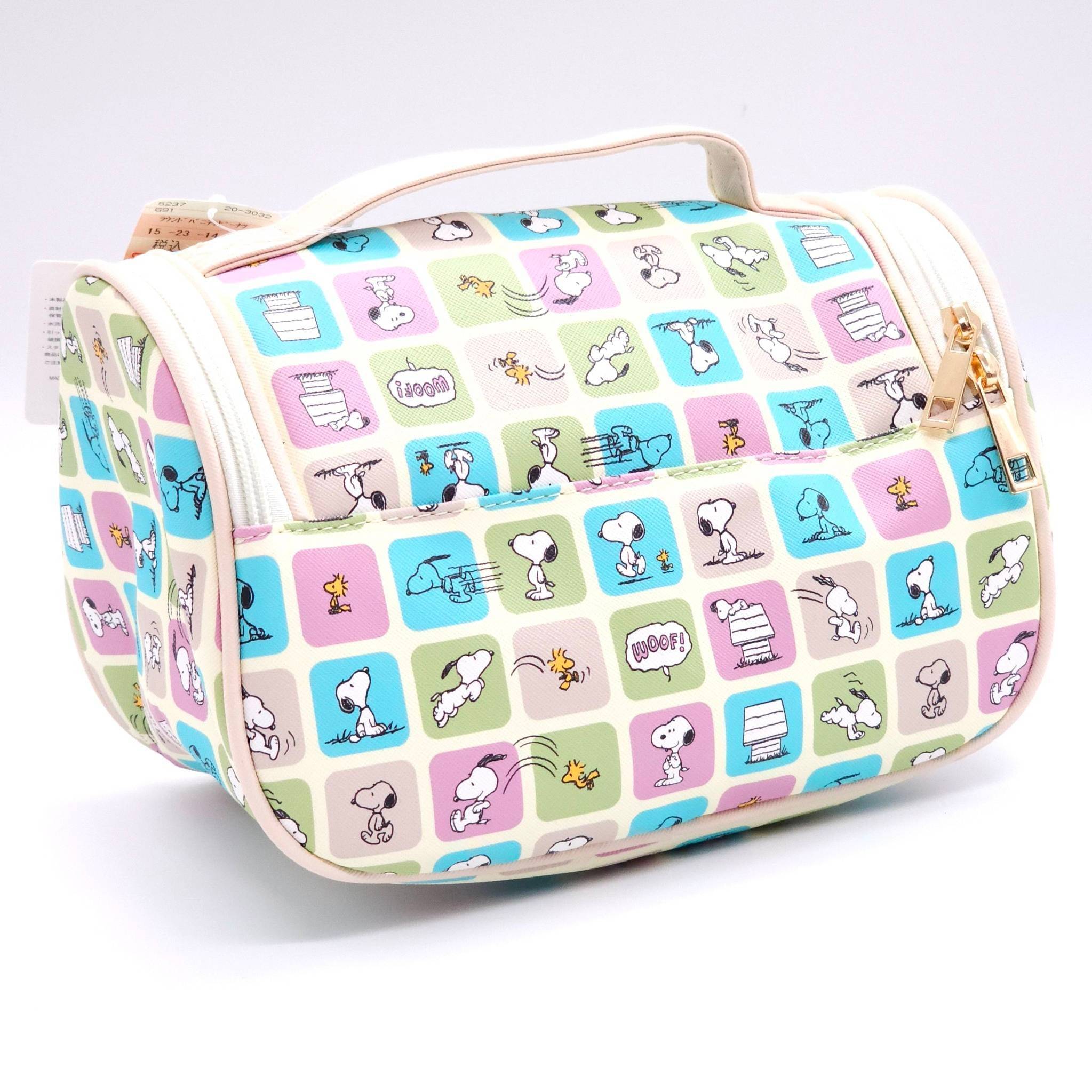 กระเป๋าใส่เครื่องสำอาง ลิขสิทธิ์แท้จาก Sanrio และมีซิปรอบกระเป๋า เปิด-ปิด มีลาย Dalmatians,Winnie The Pooh,Hangyodon,Pocchaco,Snoopy Peanuts