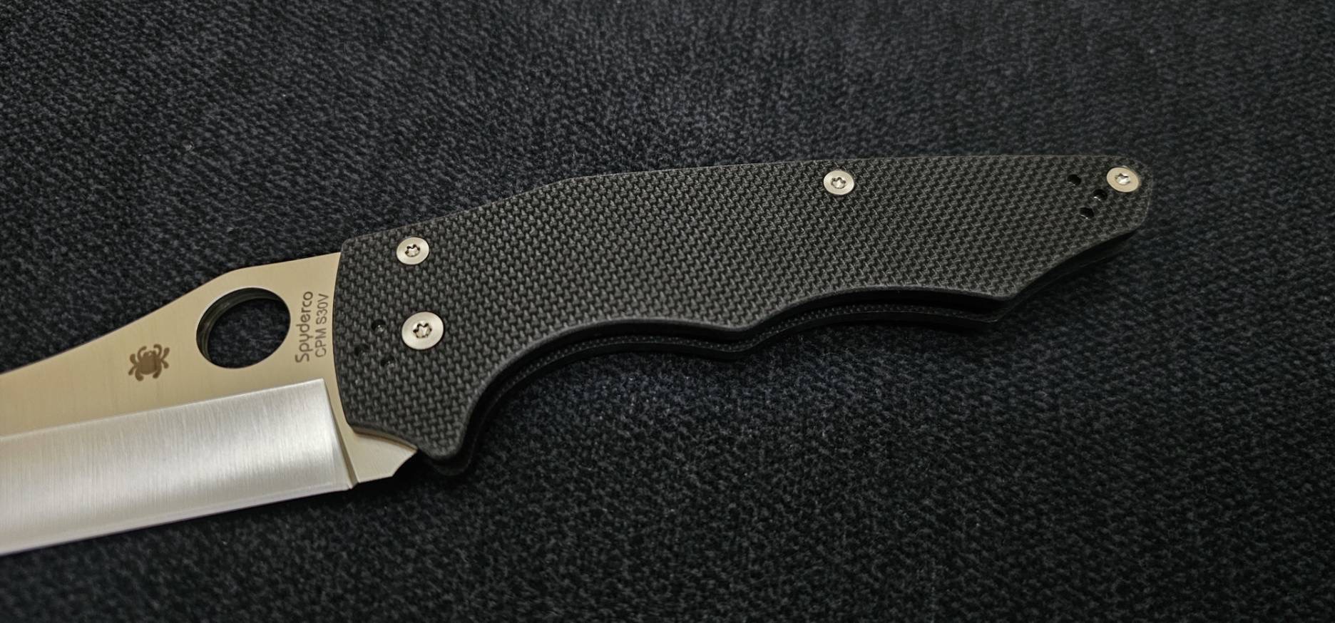 Spyderco YoJumbo Compression Lock Knife Black G-10 (4" Satin S30V)