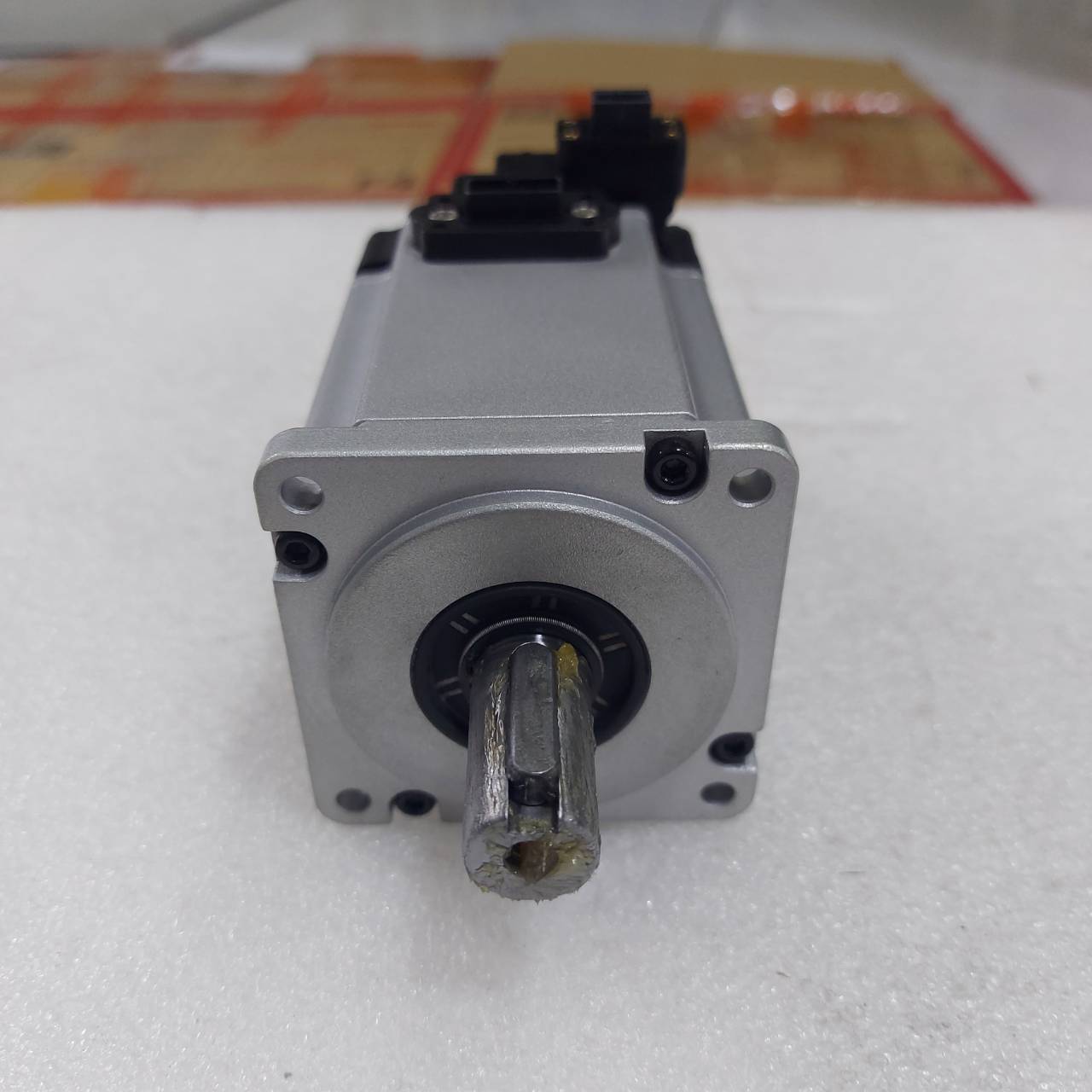 R88M-K40030T-S2 SERVO MOTOR " OMRON "