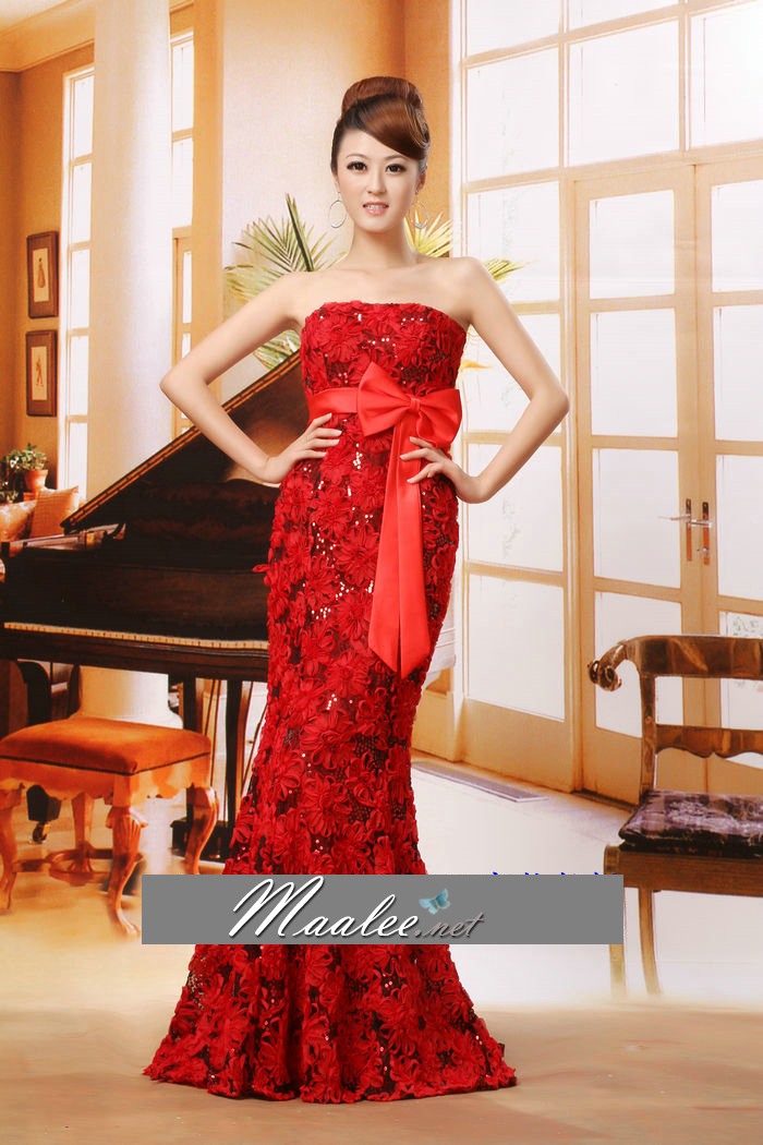 พร้อมเช่า ชุดราตรียาว สีแดง ลูกไม้ริบบิ้นปักเลื่อม ทรงหางปลาพร้อมโบว์คาดเอว