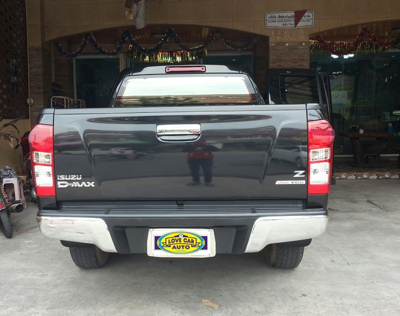 ขายยางปูพื้นรถเข้ารูป Isuzu D-Max Cab 2012-2017 ลายธนูสีแดงขอบดำ