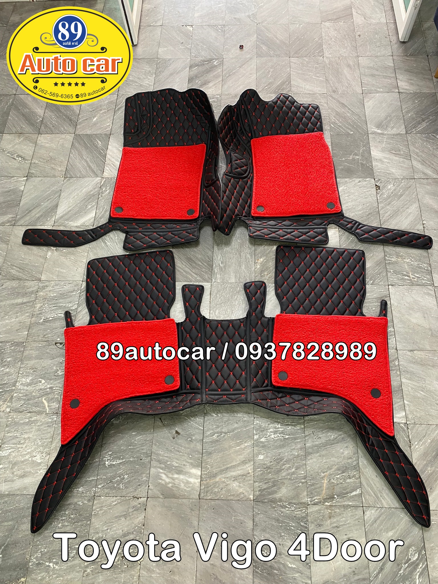 พรมปูพื้นรถยนต์ Toyota Vigo 4door สีดำด้ายแดง เสริมด้วยพรมดักฝุ่นไวนิลดักฝุ่นสีแดง ตัดเข้ารูป