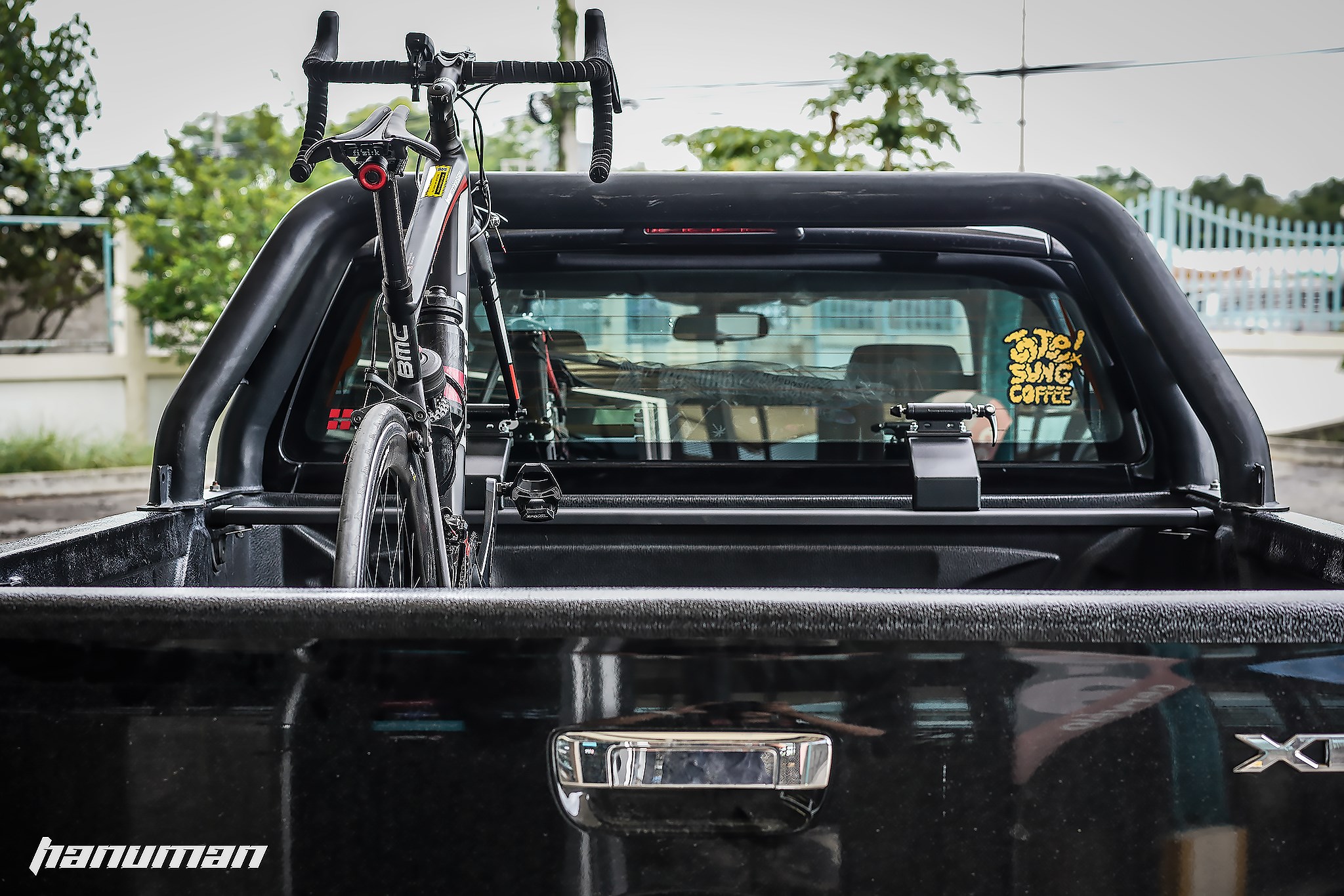 HANUMAN AD01-45 45องศา อะแดปเตอร์สำหรับใส่รถกระบะสี่ประตู(ใส่เพิ่มซ้อนหลายคันได้ ในรุ่น 2 ประตู)