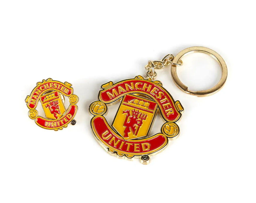 พวงกุญแจที่ระลึกแมนเชสเตอร์ ยูไนเต็ด Crest Keyring & Badge Set ของแท้