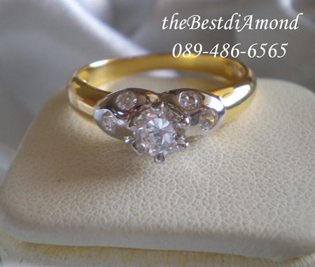 BR424+++ แหวนเพชรcz สไตน์ยุโรป ยกชูสูง ดูโดดเด่น ด้านล่างทำเป็นฐานรับเพชร ชุปเป็นสองสี งานสวยมากๆๆ เพชรวิ๊งๆแว่บๆ