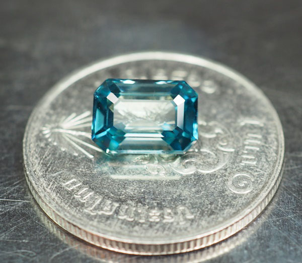 เพทายกัมพูชา 2.25 กะรัตทรงสวย