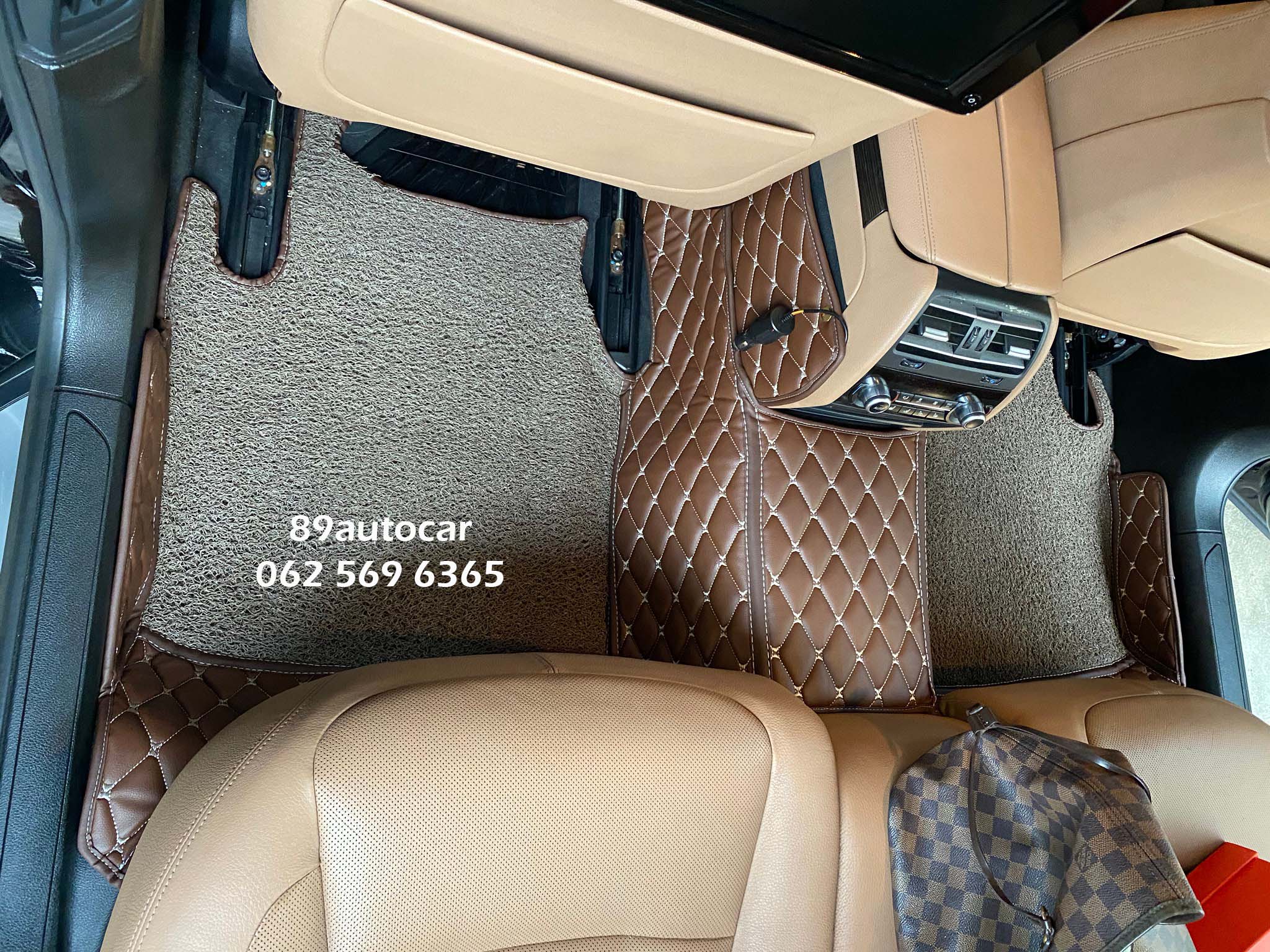 ขายพรมรถยนต์ BMW 720 , 730 LD F02 ปูพรม8d สีกาแฟเย็บติดกับพรมดักฝุ่นสีน้ำตาล