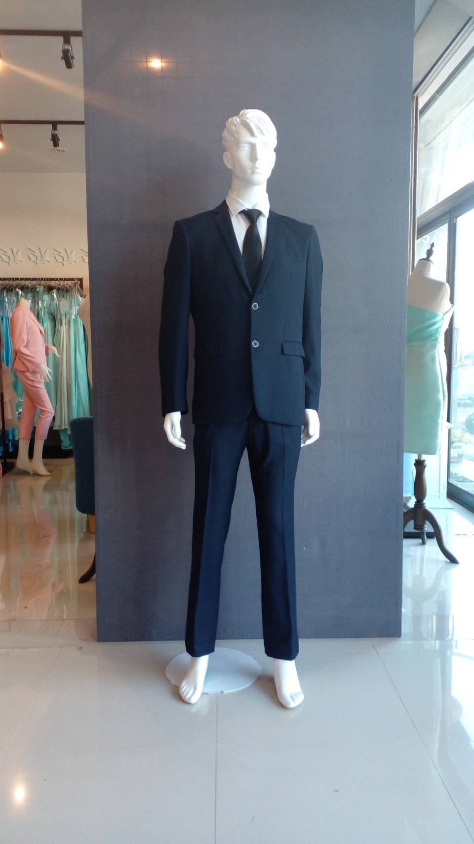 พร้อมเช่า ชุดสูทชาย สีกรมท่า 2 กระดุม งานละเอียด (พร้อมเสื้อกั๊ก)