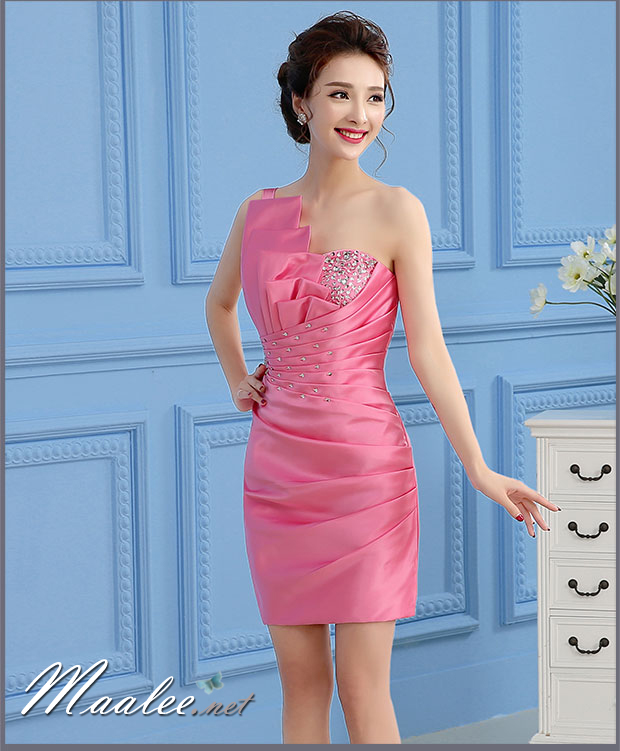 พร้อมเช่า ชุดราตรีสั้น เกาะอก ไหล่เดียว สีชมพู ผ้าซาตินเข้ารูป ปักเลื่อมสวยหรู