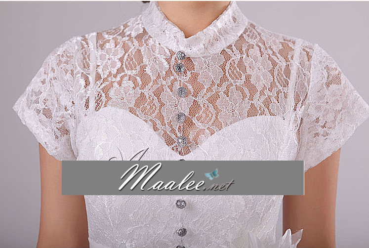 พร้อมเช่า ชุดราตรียาว ลูกไม้หวาน แขนสั้น แต่งเอวดอกไม้ กระโปรงผ้าชีฟอง สีครีม