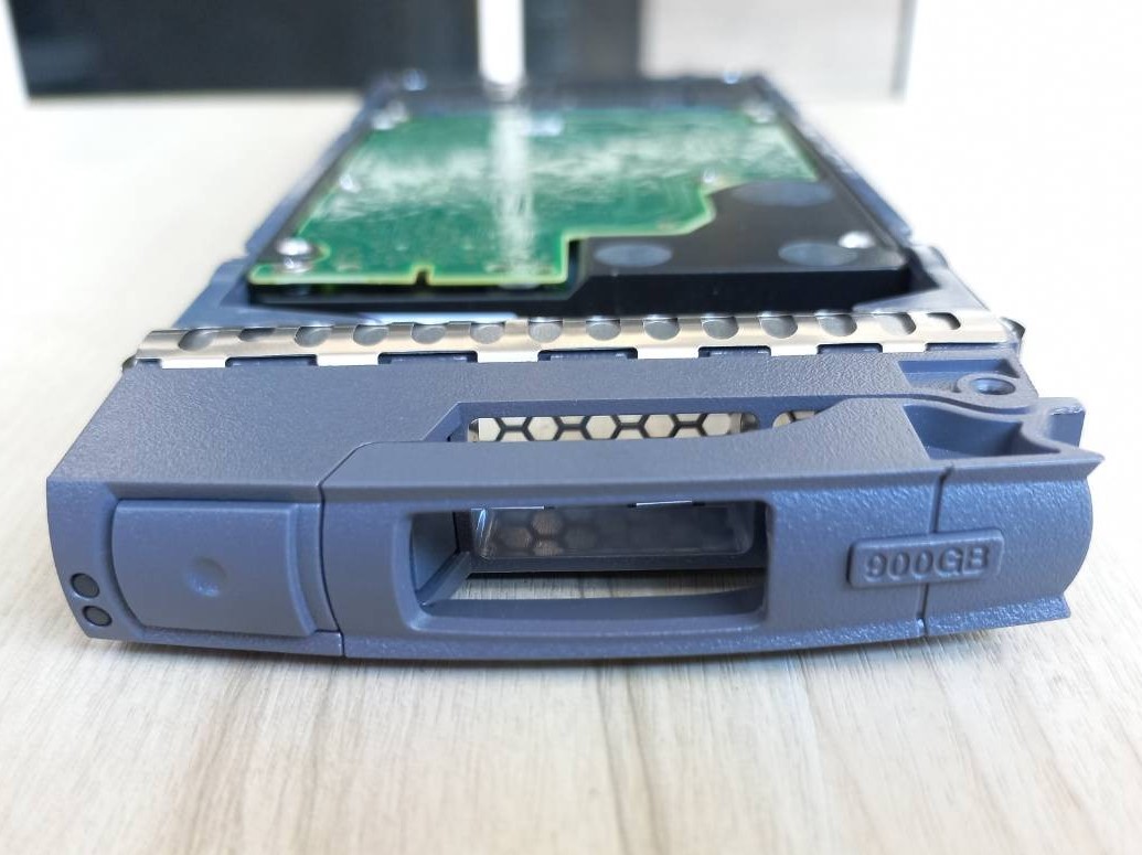 SP-341A-R6 NetApp 900GB 12G SFF HDD.