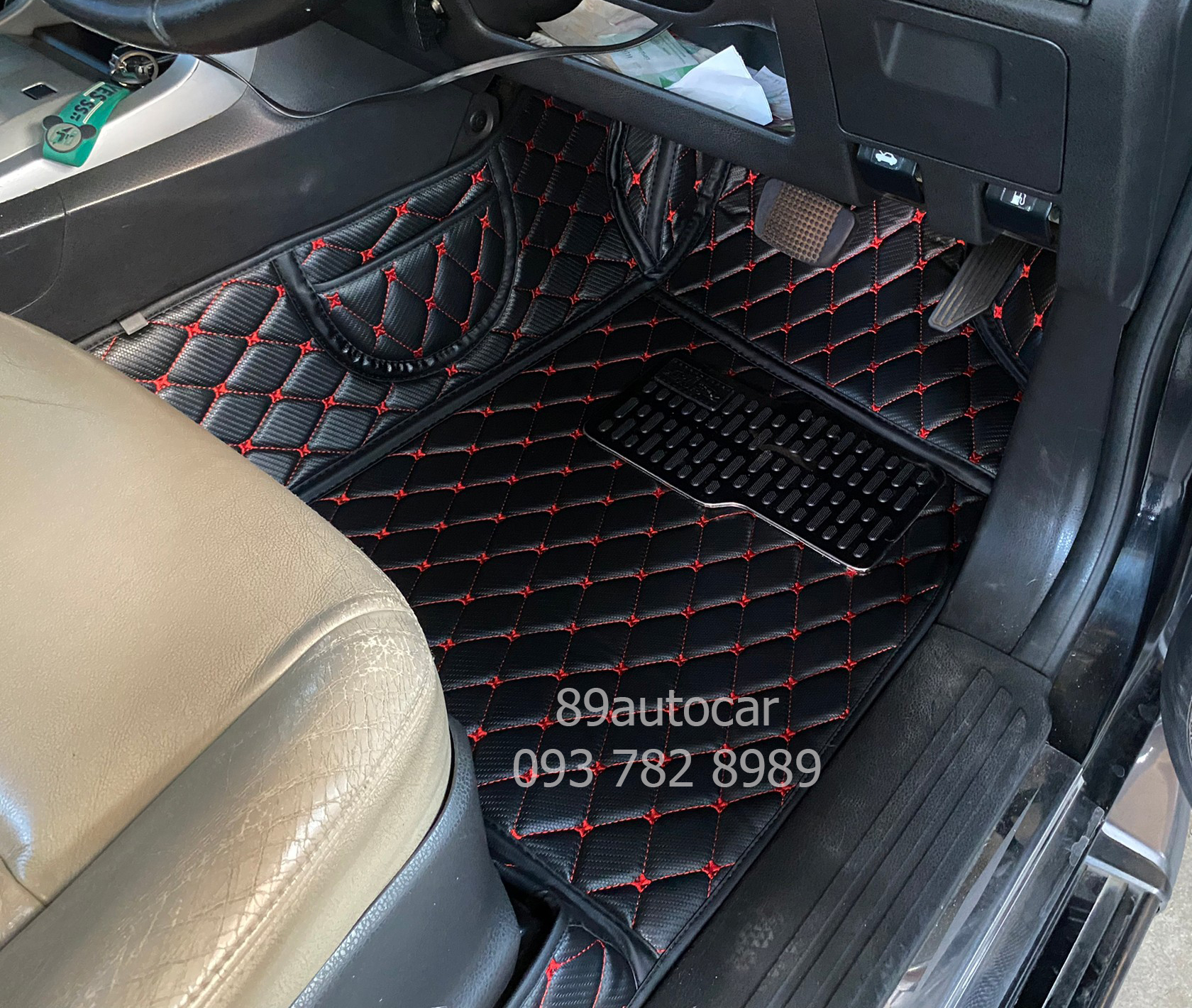 พรมรถยนต์ Isuzu Mu-X 2014 ปูพรม6D ลายเคฟล่า สีดำด้ายแดง