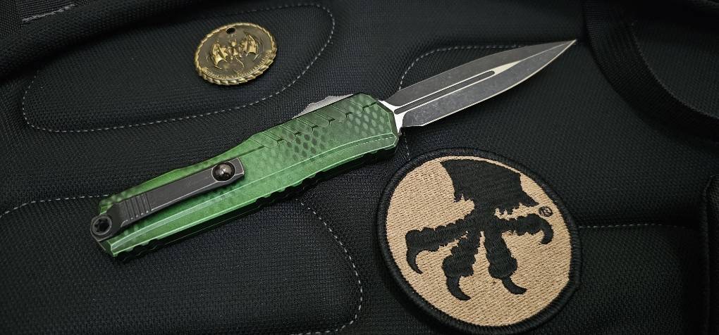 Microtech Cypher II D/E - Green X-51 Handle - Tumbled Black Blade