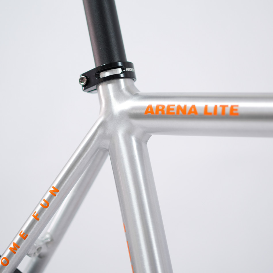 จักรยาน ARDENTLY ARENA LITE 6069 — Fixed Gear สนามแข่ง น้ำหนักเบา ปั่นแรง ดีไซน์สปอร์ตจัดเต็ม | โครงอลูมิเนียม 6069 | ล้อ 700C