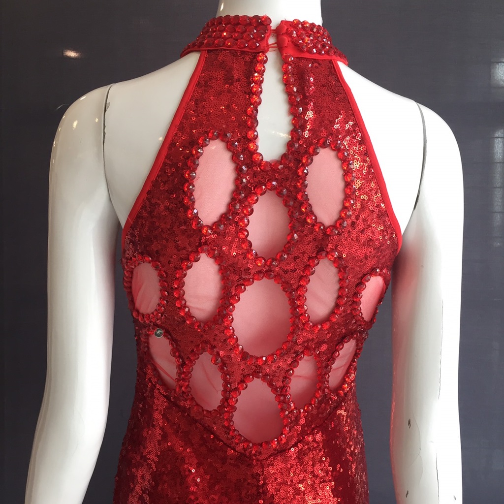 พร้อมเช่า ชุดราตรียาว เดรสยาวทรงหางปลา เซ็กซี่มาก สีแดง