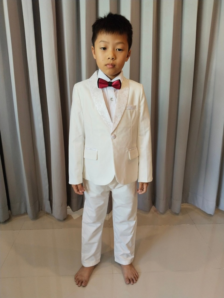 พร้อมเช่า ชุดสูทเด็กชาย สีขาว ** พร้อมเช่า ไซส์ 120 , 140 **