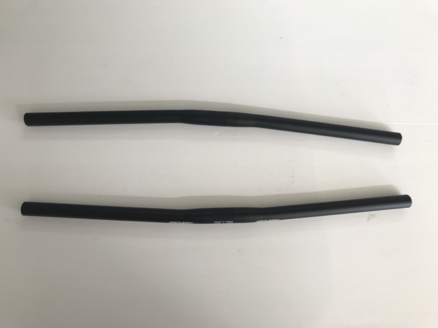 แฮนด์ตรงอลูมิเนียม TRUVATIV Alloy T6 Flatbar ธรรมดา(ไม่ oversize) ยาว 625มม.