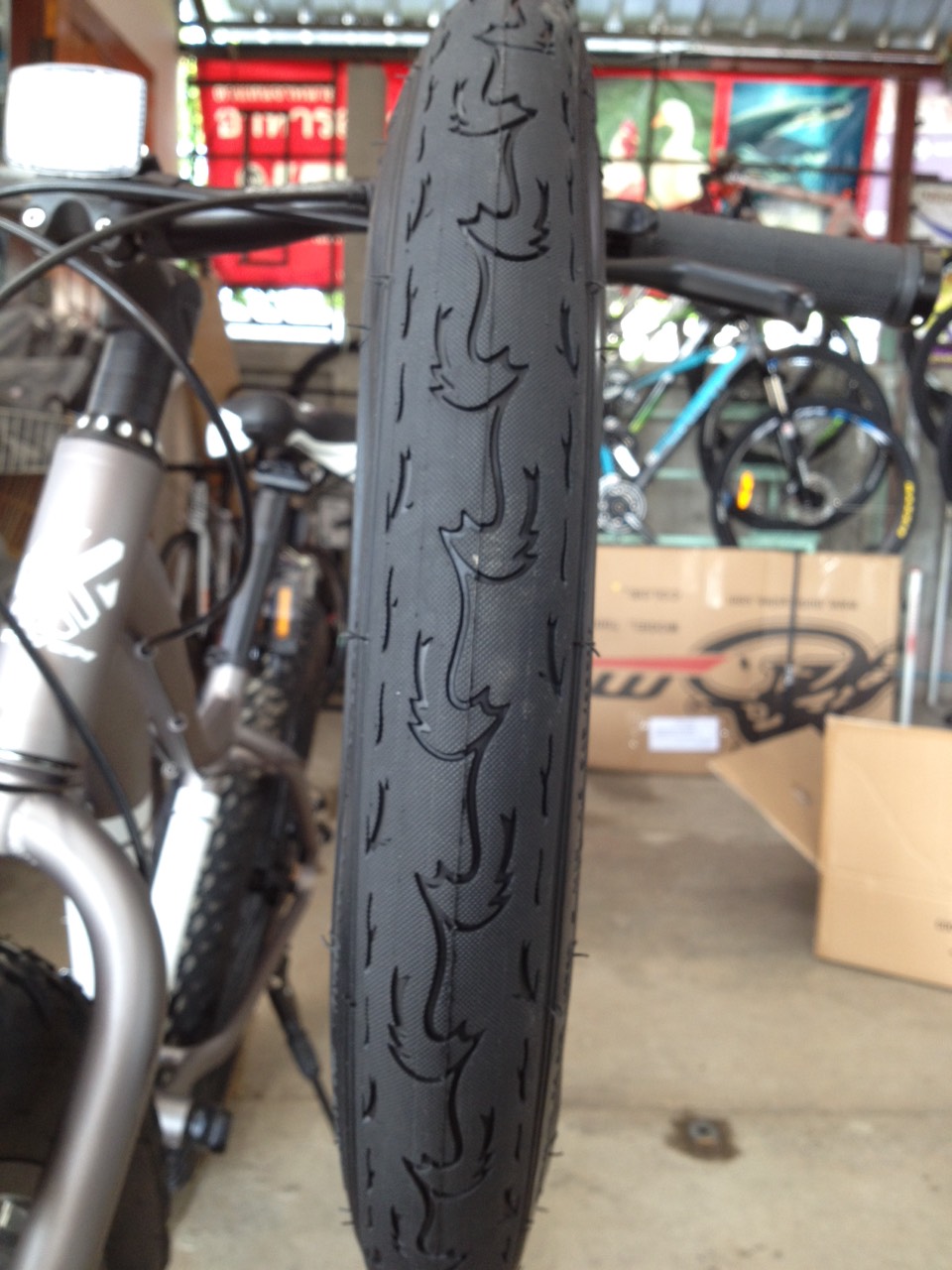 ยางนอกจักรยาน BMX Swallow 20x2.1