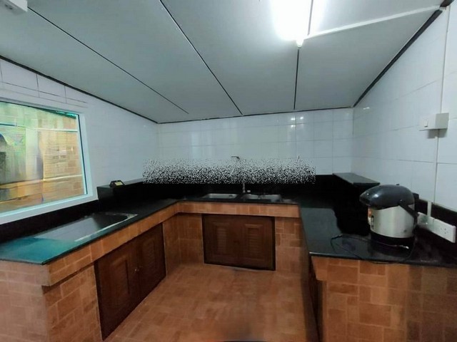 ขายทาวน์เฮ้าส์หมู่บ้านกรุงทอง 2 ชั้น 2 ห้องนอน 1 ห้องน้ำ รีโรเวทใหม่ พร้อมเข้าอยู่