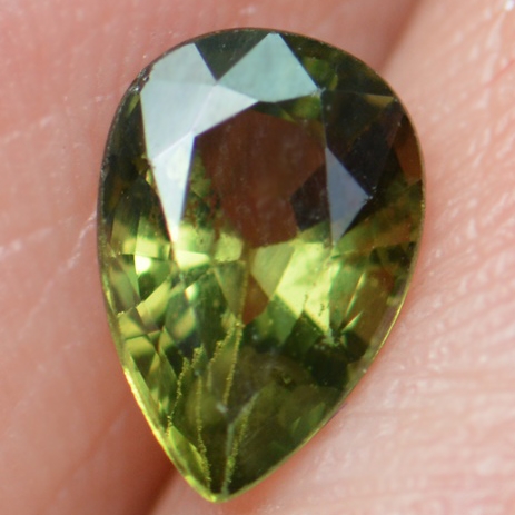 พลอยมรกตบางกะจะ 1 กะรัตพลอยไทย