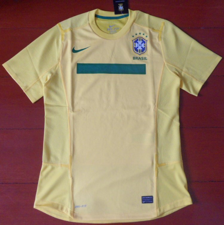 เสื้อฟุตบอล ทีมชาติบราซิล Player Version ชุดเหย้า ชุดลุยศึกโคปา อเมริกา 2011 ใหม่ M-Size / BRAZIL Football Shirt Player Version Home Kit Copa America 2011 Jersey NEW M-Size