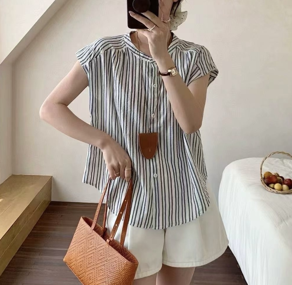 เสื้อแขนเต่อผ้าฝ้ายลายริ้ว