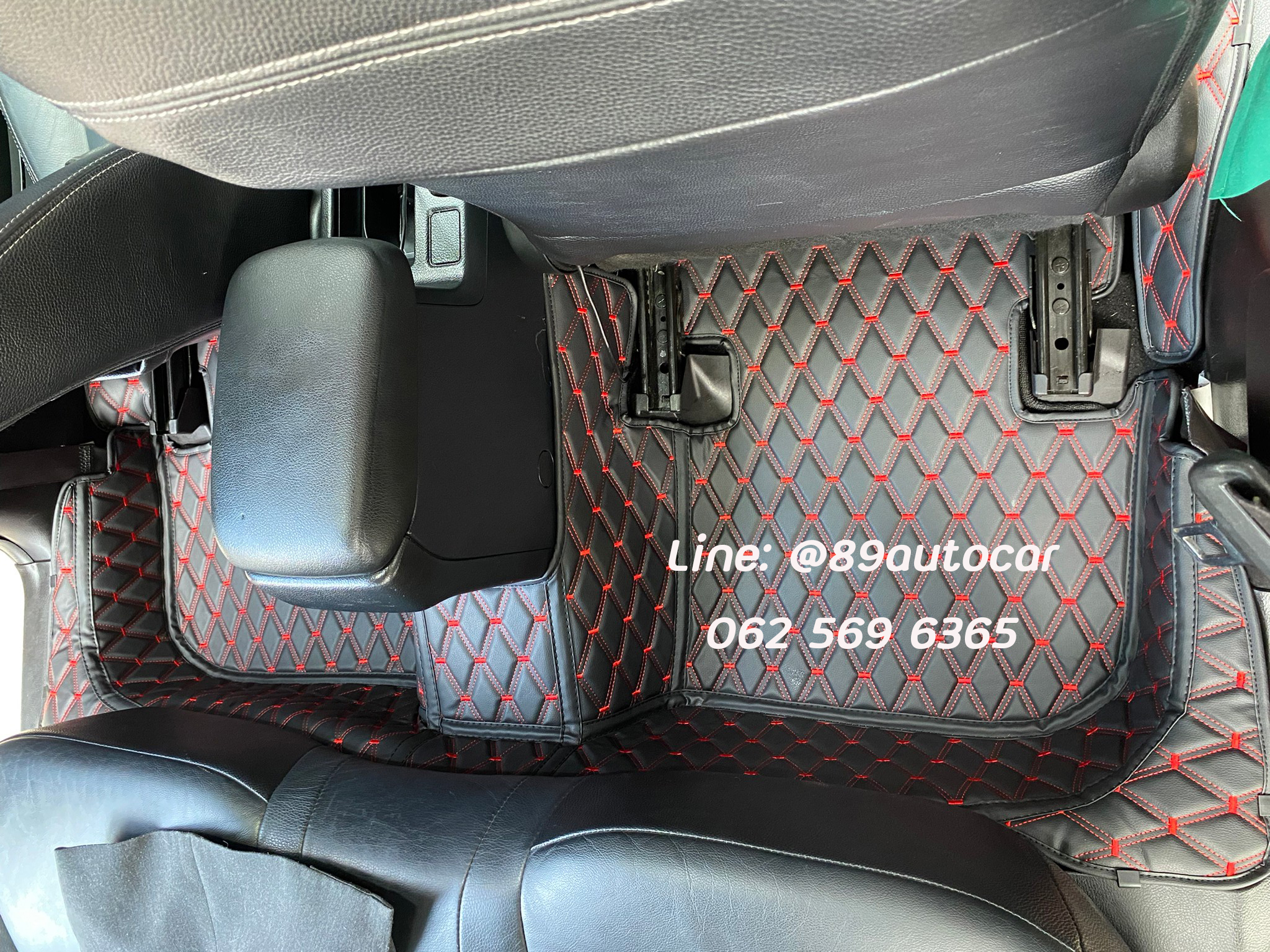 Subaru XV (ซุบารุ เอ็กซ์วี) 2012 ปูพรมVVIPด้ายคู่ สีดำด้ายแดง เข้ารูป