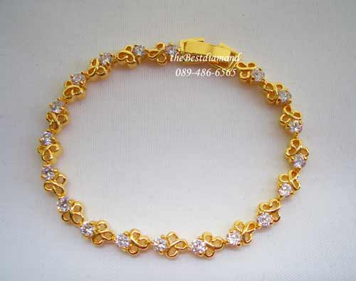 BC005===สร้อยข้อมือเพชรรูปดอกจิกแบบโปร่งรอบวง=== ดีไซน์น่ารักๆ เป็นรูปดอกจิกแบบโปร่งๆ วางติดๆกัน ดูน่ารัก งานเหมือนจริงสุดๆ หรูหราพอสมควร