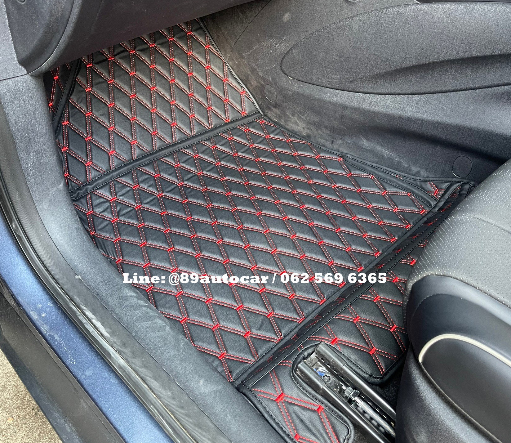 พรมรถยนต์ BYD Dolphin ปูพรมVVIP ด้ายคู่ สีดำด้ายแดง
