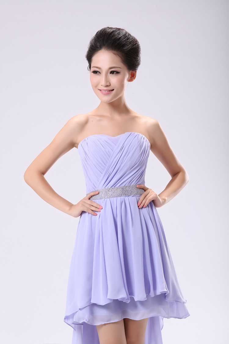 พร้อมเช่า ชุดราตรีสั้น เกาะอก ม่วงอ่อน หน้าสั้นหลังยาว คาดเอวแถบคริสตัลสวย