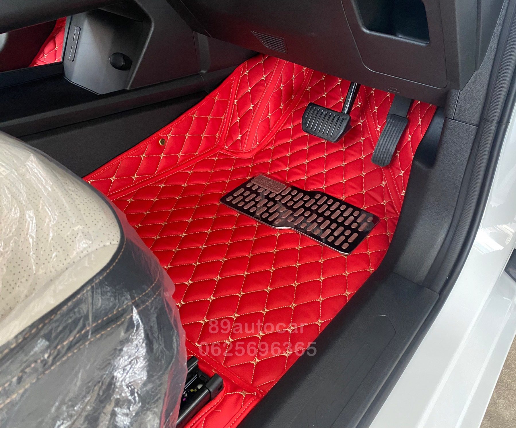 พรมรถยนต์ Haval Jolion ปูพรมหดี สีแดงสด เต็มคัน