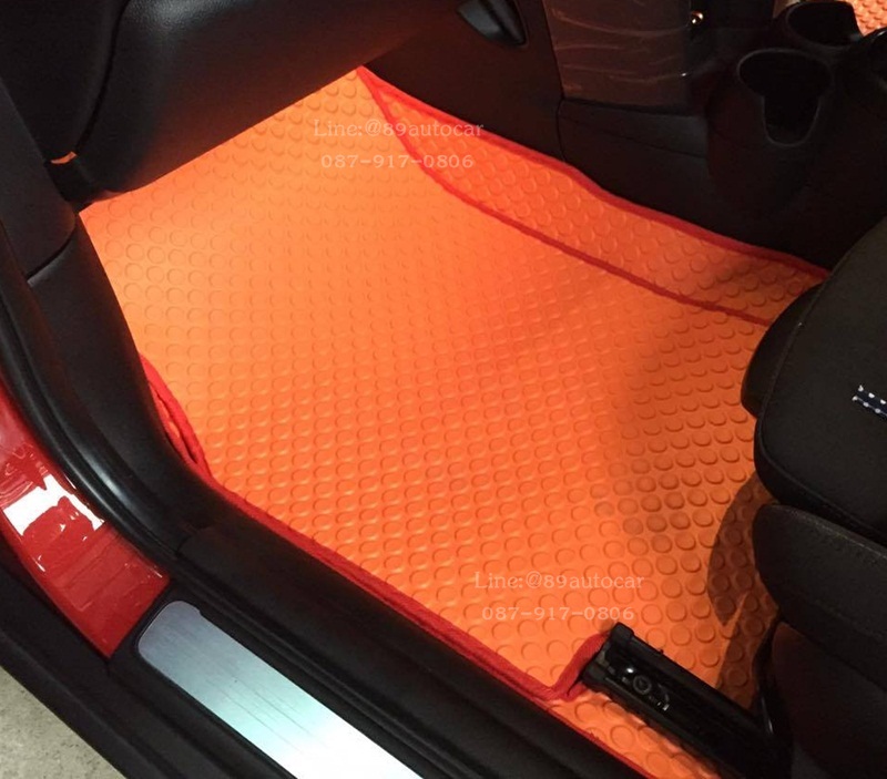 ยางปูพื้นรถยนต์เข้ารูป Mini Cooper S F55 ลายกระดุมสีส้มขอบส้ม + ท้าย