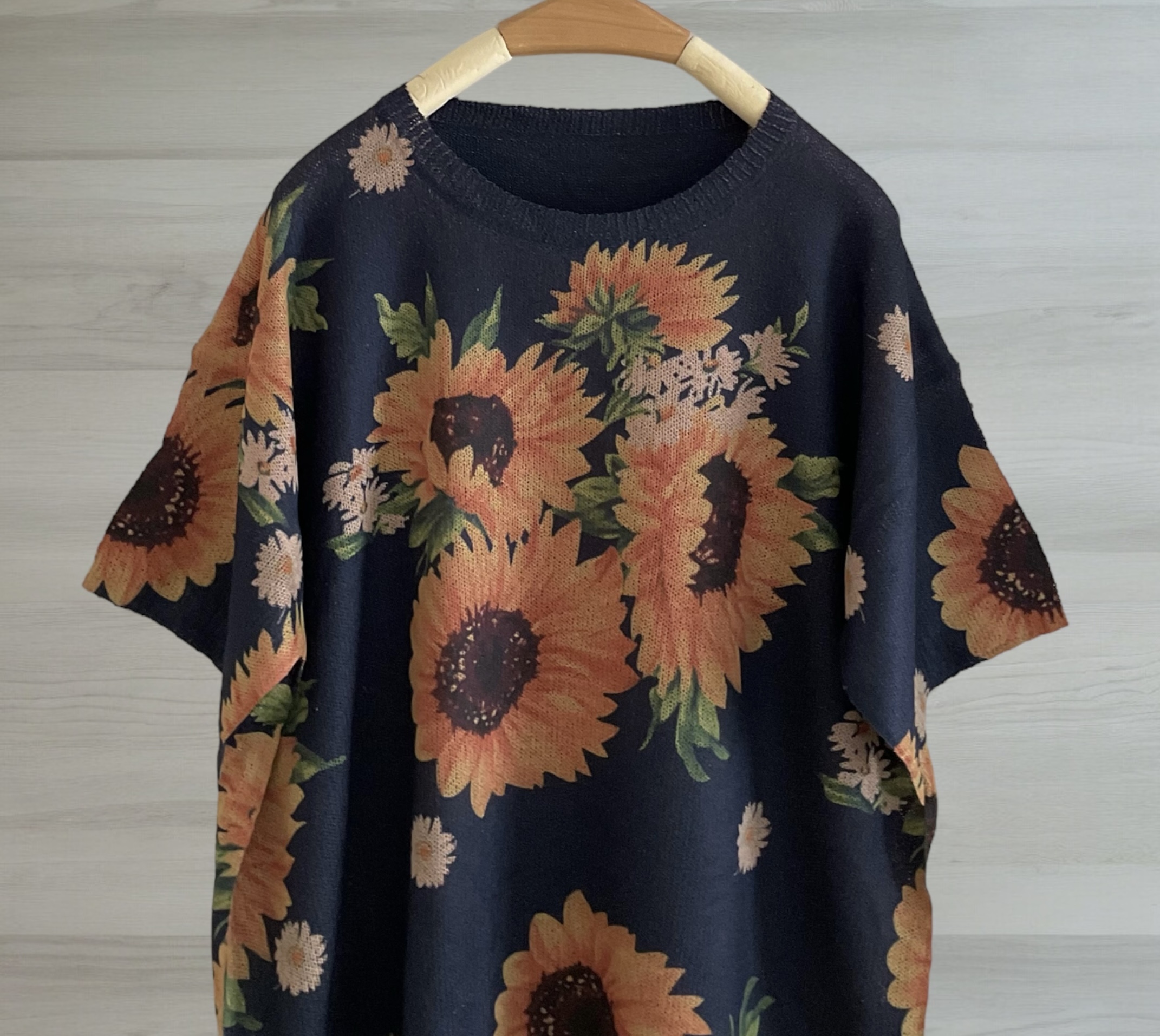 เสื้อยืดไหมพรมลายดอกไม้