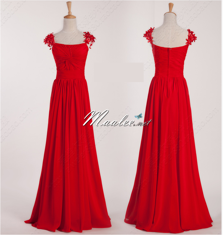 พร้อมเช่า ชุดราตรียาว สี แดง จับเดรปอกรูปหัวใจ ไหล่แต่งดอกไม้ 3 มิติสวยหวาน