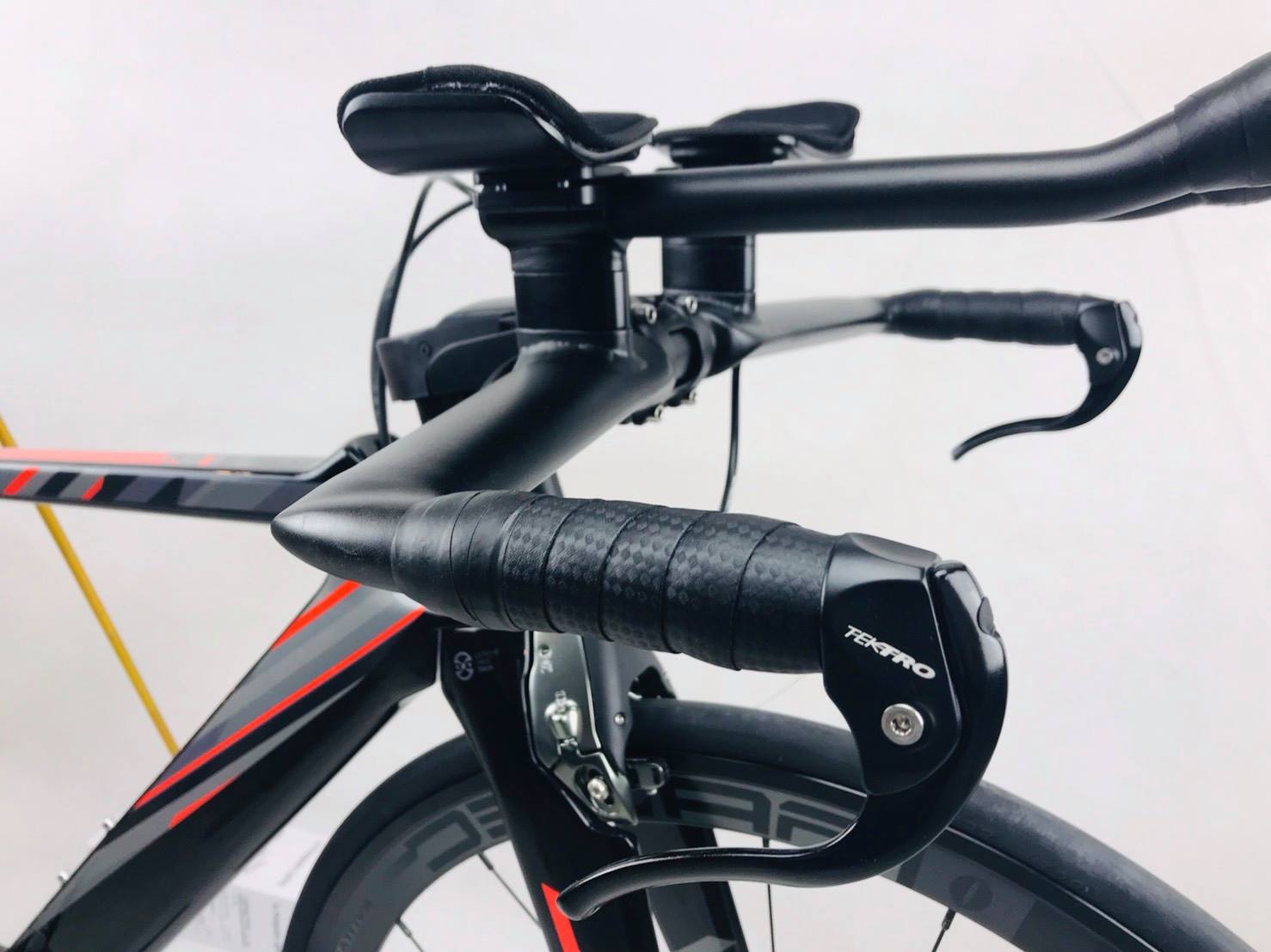 จักรยานไตรกีฬา JAVA TORNADO TT Triathlon bikes เฟรมคาร์บอน ล้อ DECA42, ชุดขับ 105 22สปีด