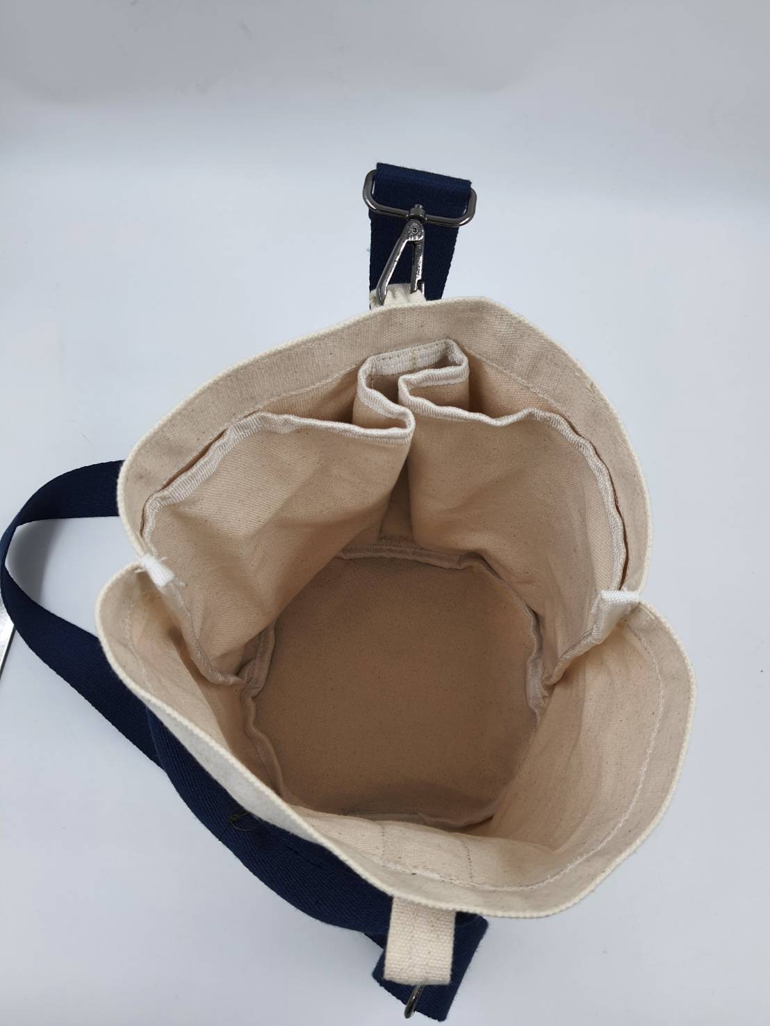 สกรีนโลโก้บนกระเป๋าสะพาย